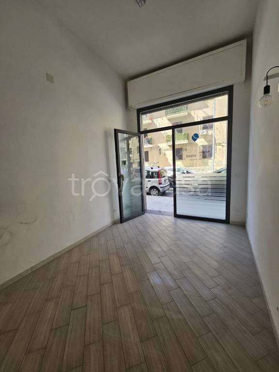 locale commerciale in vendita a Palermo in zona Zisa