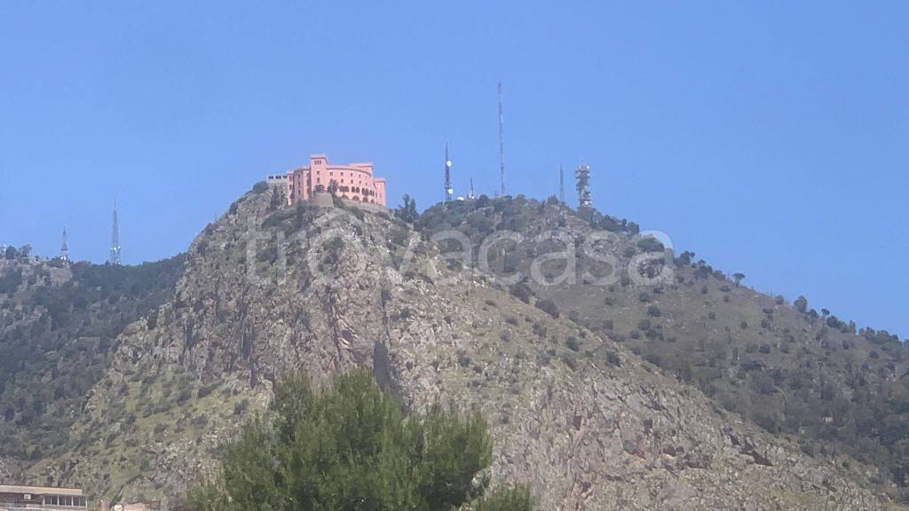 appartamento in vendita a Palermo in zona Libertà