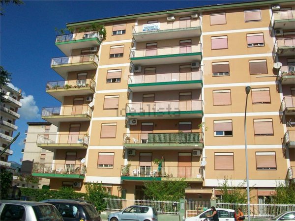 appartamento in vendita a Palermo in zona Malaspina/Palagonia
