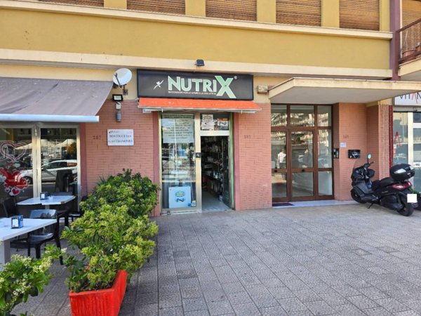 negozio in vendita a Palermo in zona Uditore