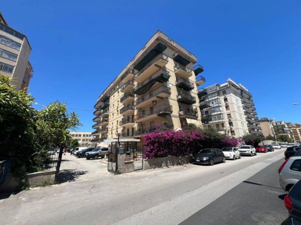 appartamento in vendita a Palermo in zona Montegrappa / Santa Rosalia
