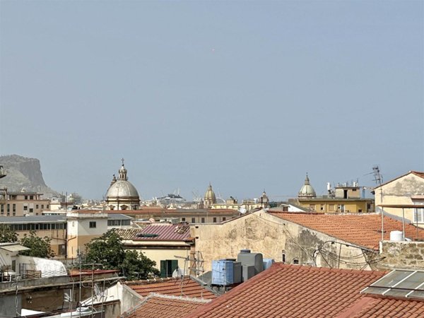 appartamento in vendita a Palermo in zona Montegrappa / Santa Rosalia