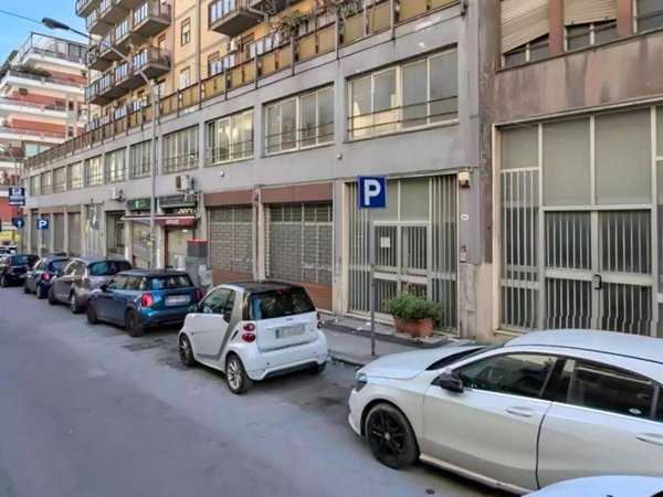 ufficio in vendita a Palermo in zona Politeama
