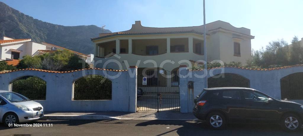 casa indipendente in vendita a Palermo in zona Libertà