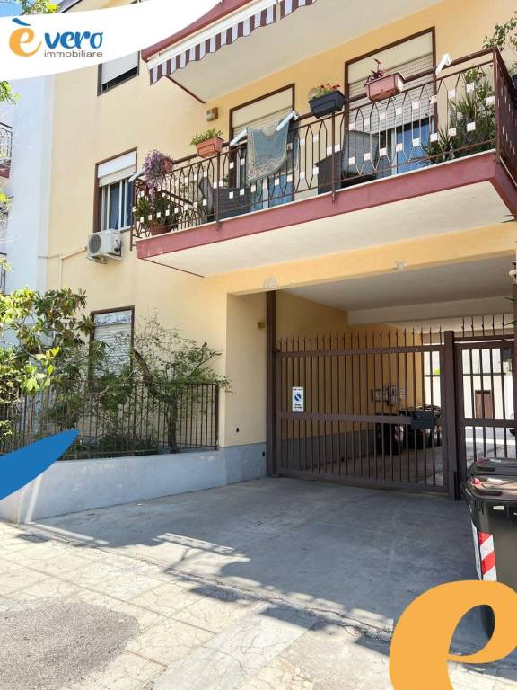 appartamento in vendita a Palermo in zona Partanna