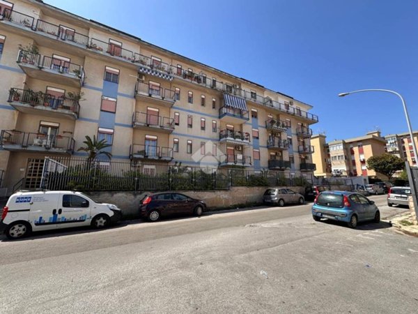 appartamento in vendita a Palermo in zona Villagrazia/Falsomiele