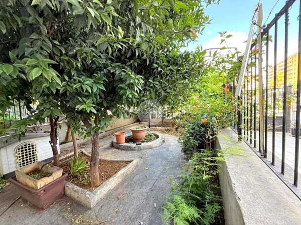 appartamento in vendita a Palermo in zona Malaspina/Palagonia