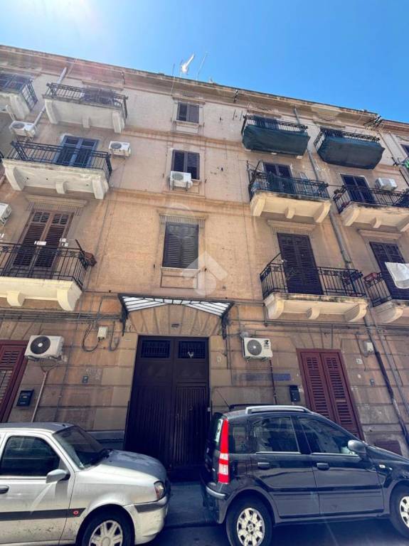 appartamento in vendita a Palermo in zona Zisa