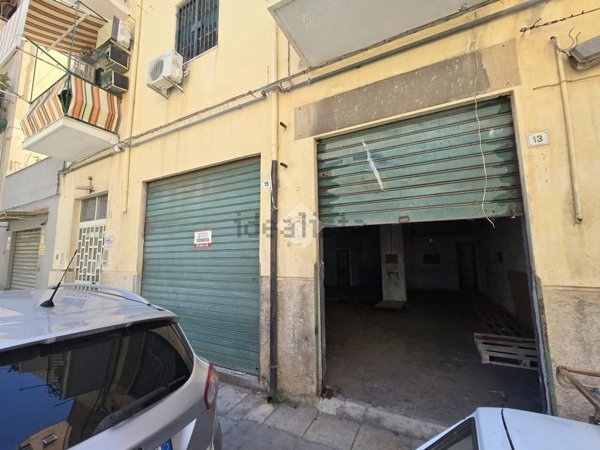 locale commerciale in vendita a Palermo in zona Noce