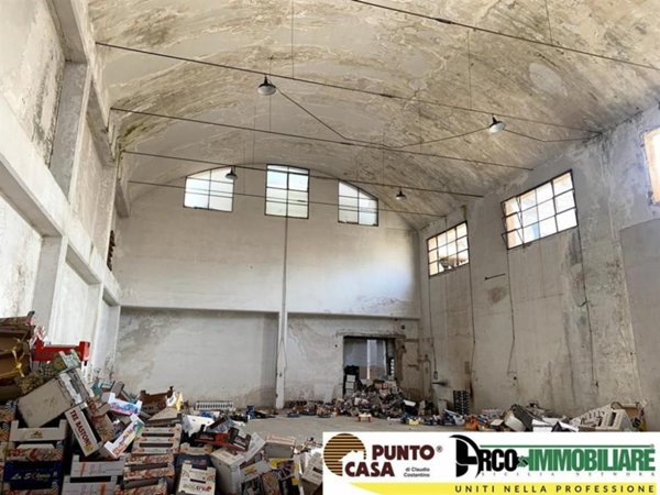capannone in vendita a Palermo