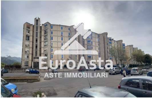 appartamento in vendita a Palermo in zona Montegrappa / Santa Rosalia