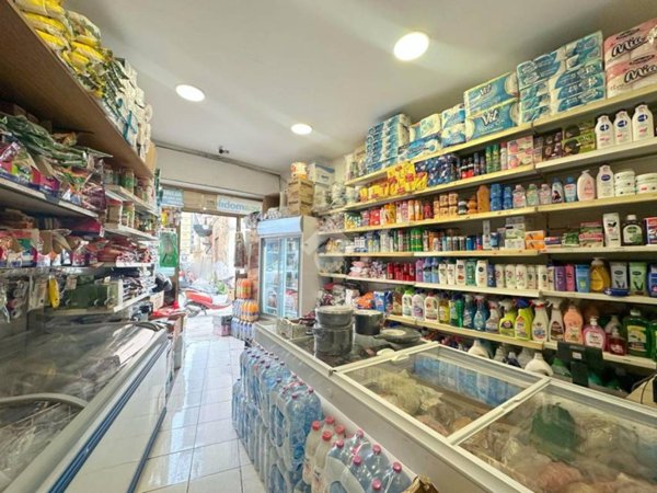 negozio in vendita a Palermo in zona Malaspina/Palagonia