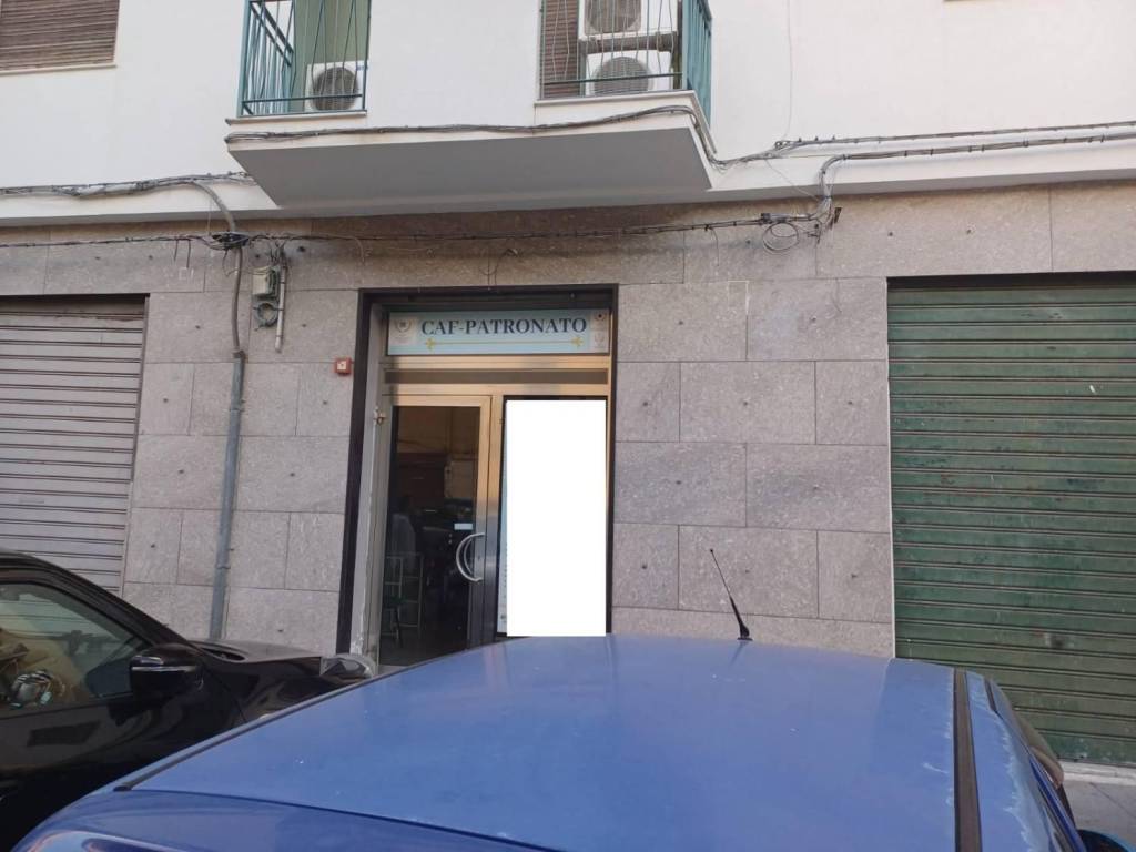 locale commerciale in vendita a Palermo in zona Zisa