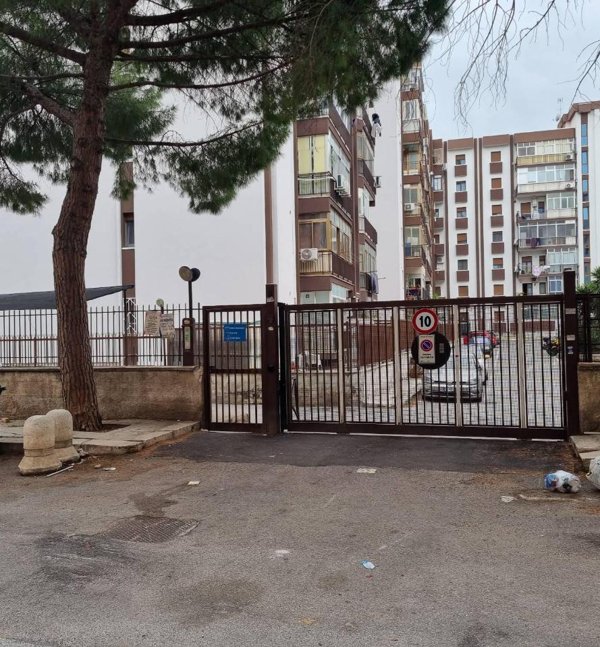 negozio in vendita a Palermo in zona Resuttana