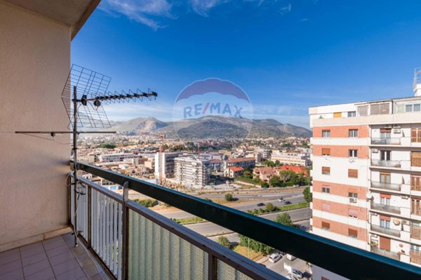 appartamento in vendita a Palermo in zona Zisa