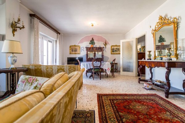 appartamento in vendita a Palermo in zona Zisa
