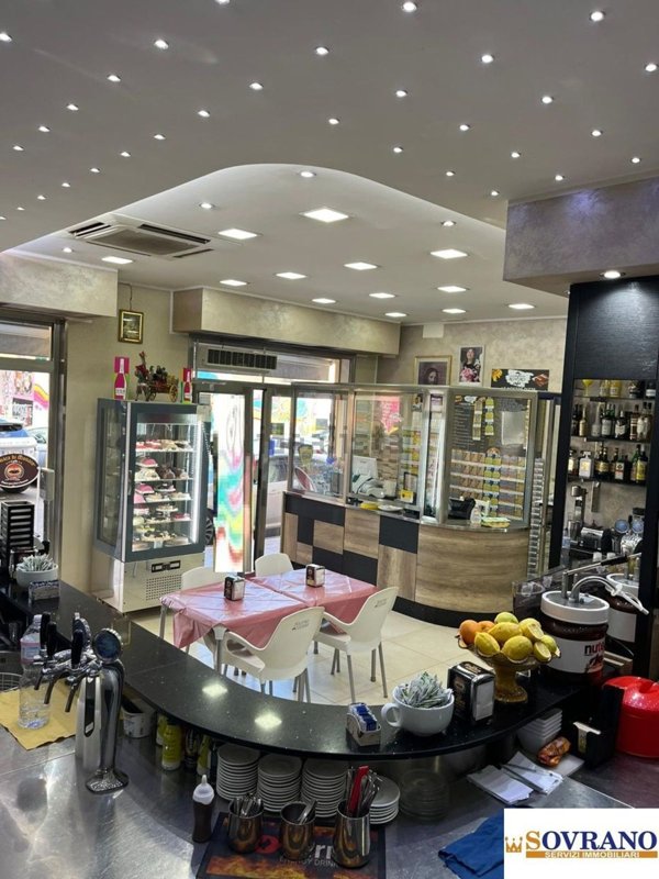 locale commerciale in vendita a Palermo in zona Zisa
