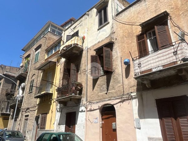 appartamento in vendita a Palermo in zona Zisa