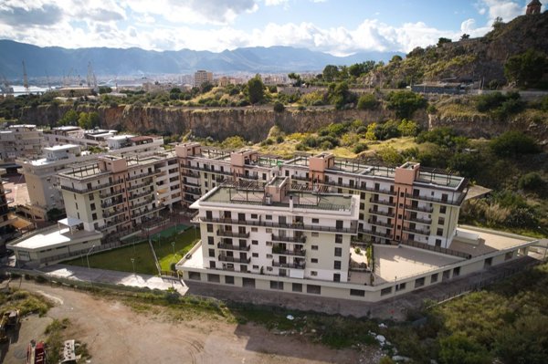 negozio in vendita a Palermo in zona Arenella/Vergine Maria