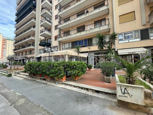 negozio in vendita a Palermo in zona Noce
