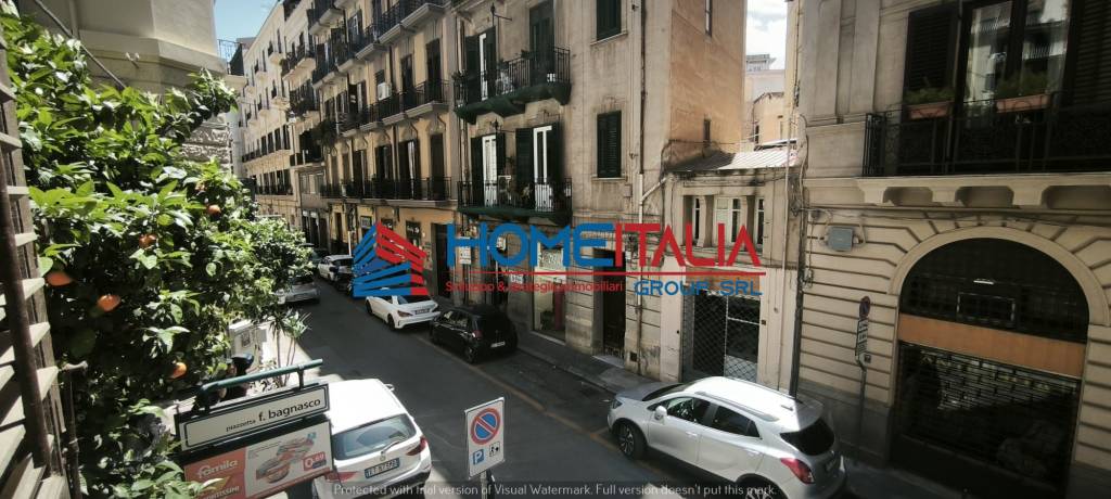 appartamento in vendita a Palermo in zona Politeama
