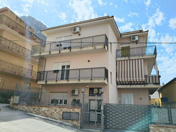 appartamento in vendita a Palermo in zona Chiavelli