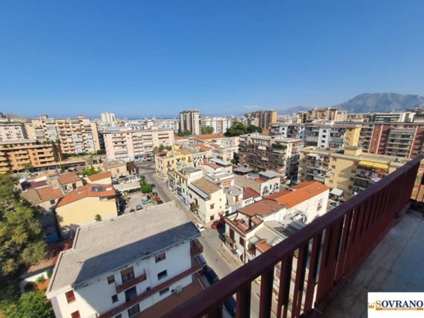 appartamento in vendita a Palermo in zona Malaspina/Palagonia
