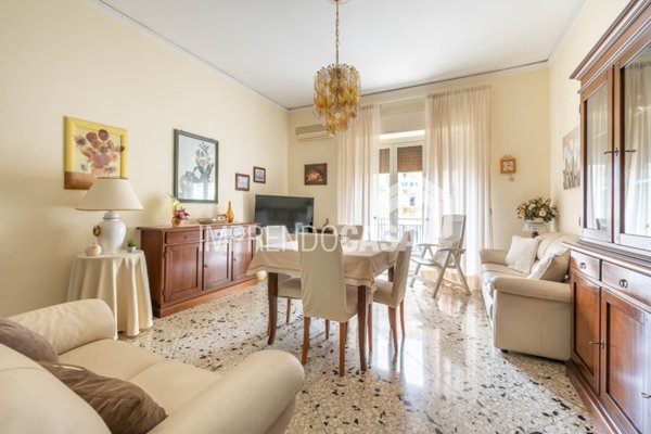 appartamento in vendita a Palermo in zona Malaspina/Palagonia