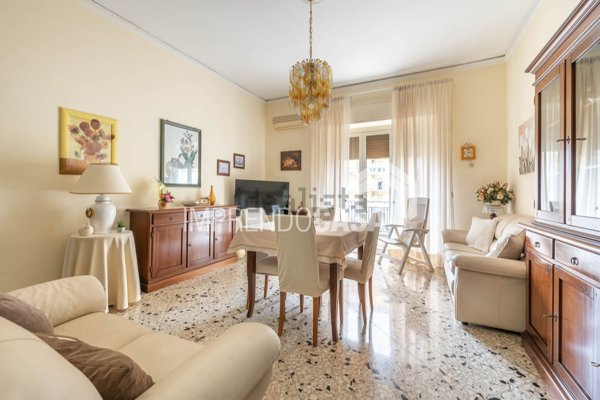 appartamento in vendita a Palermo in zona Malaspina/Palagonia