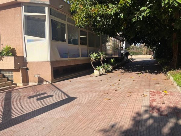 quadrivano in vendita a Palermo in zona Libertà