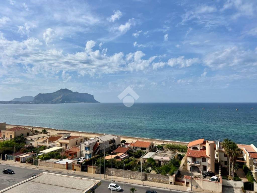 appartamento in vendita a Palermo in zona Roccella