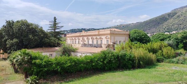 casa indipendente in vendita a Palermo in zona San Lorenzo