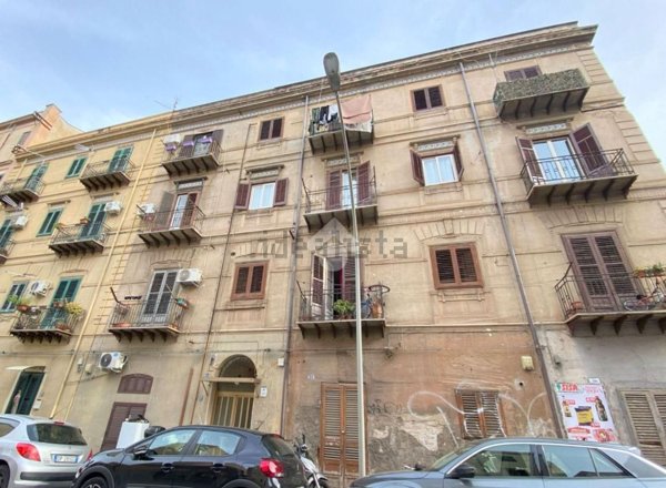 appartamento in vendita a Palermo in zona Zisa