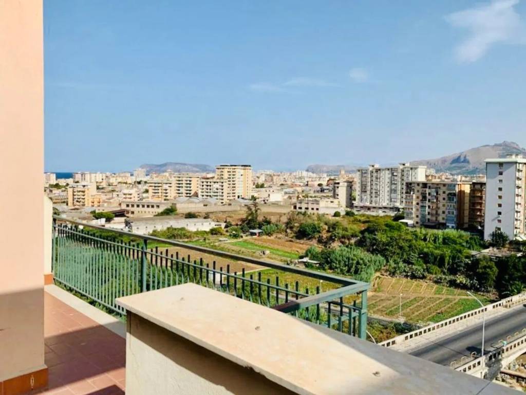 appartamento in vendita a Palermo in zona Montegrappa / Santa Rosalia