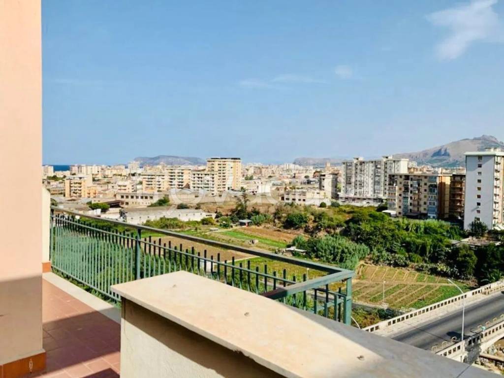 appartamento in vendita a Palermo in zona Oreto