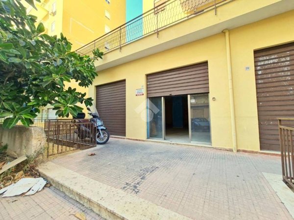 locale commerciale in vendita a Palermo in zona Brancaccio