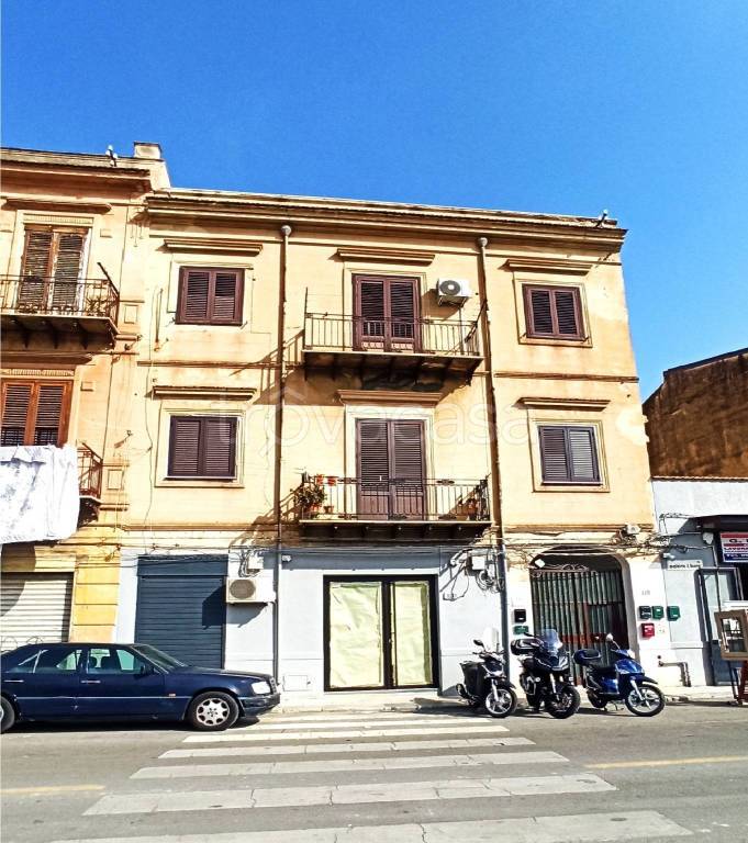 appartamento in vendita a Palermo in zona Zisa