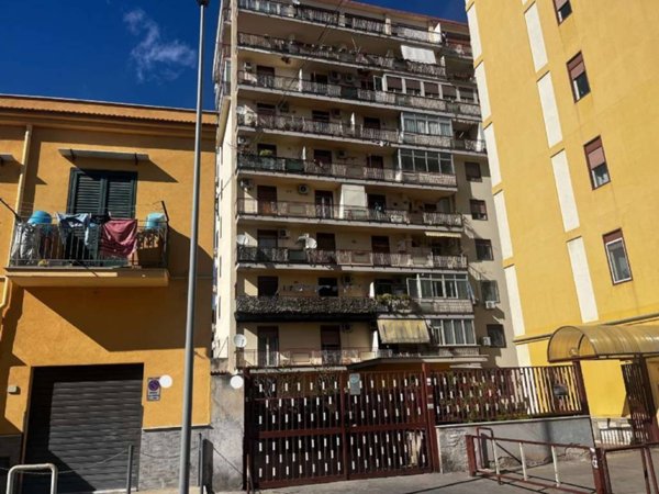 appartamento in vendita a Palermo in zona Malaspina/Palagonia