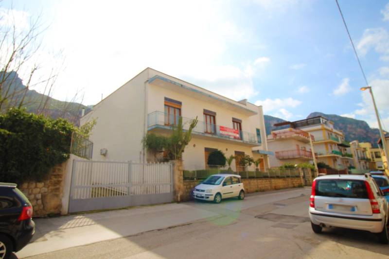 appartamento in vendita a Palermo in zona Villagrazia/Falsomiele