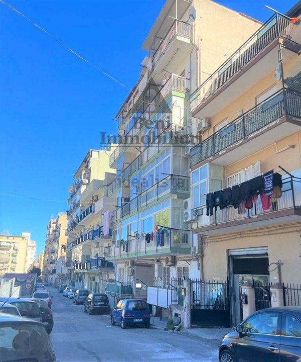 locale di sgombero in vendita a Palermo in zona Arenella/Vergine Maria