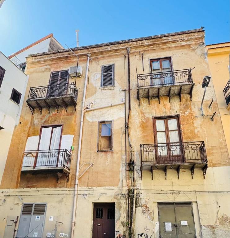 appartamento in vendita a Palermo in zona Zisa