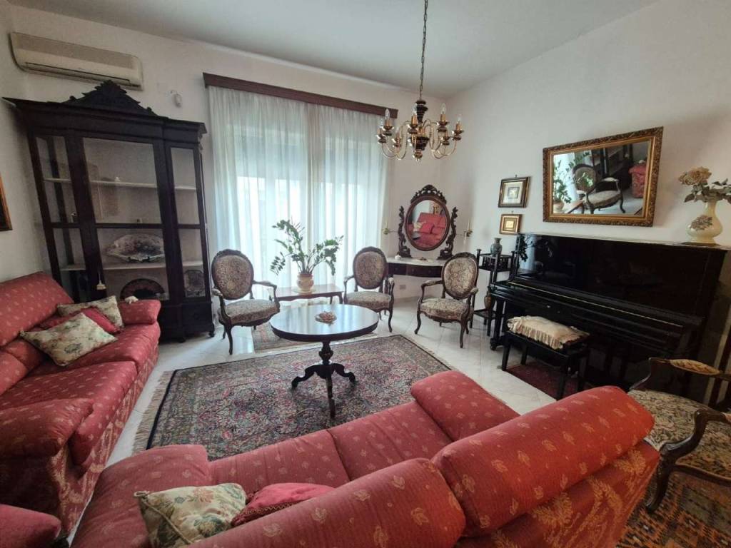appartamento in vendita a Palermo in zona Politeama