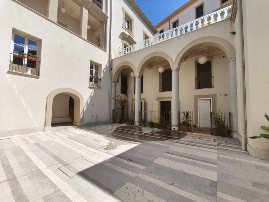 appartamento in vendita a Palermo in zona Centro storico