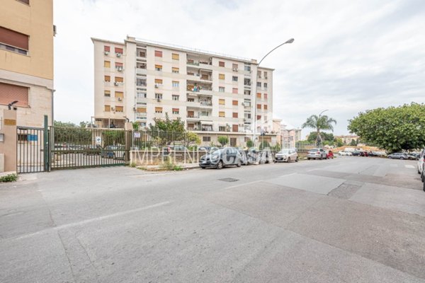 appartamento in vendita a Palermo in zona Zisa