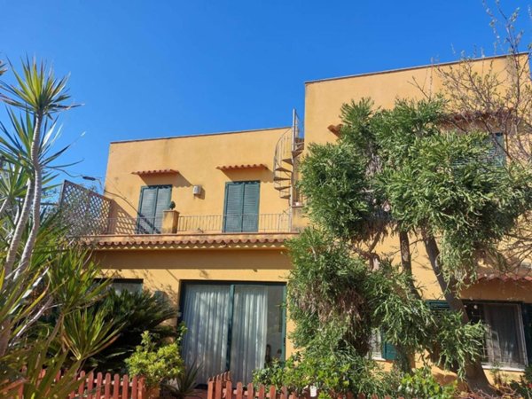 appartamento in vendita a Palermo in zona Partanna