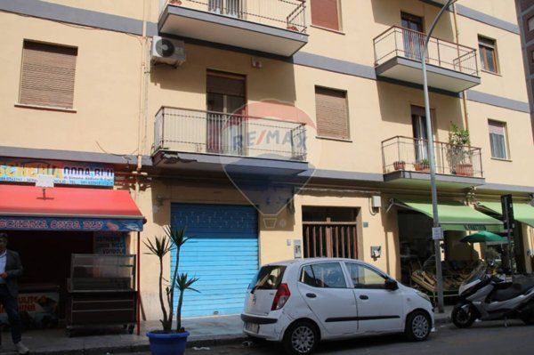 locale commerciale in vendita a Palermo