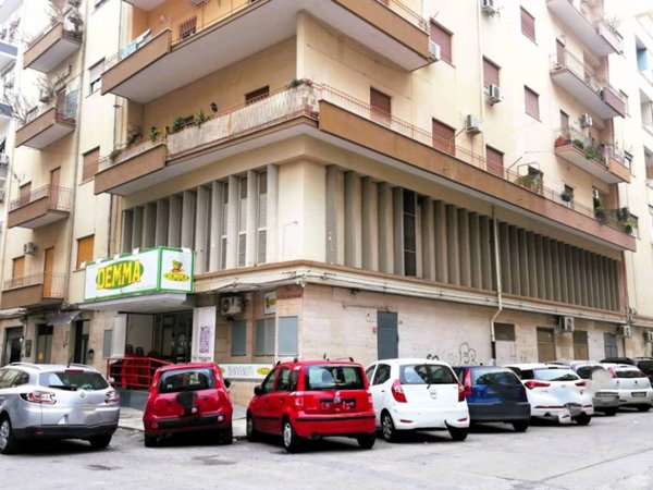 locale commerciale in vendita a Palermo in zona Oreto