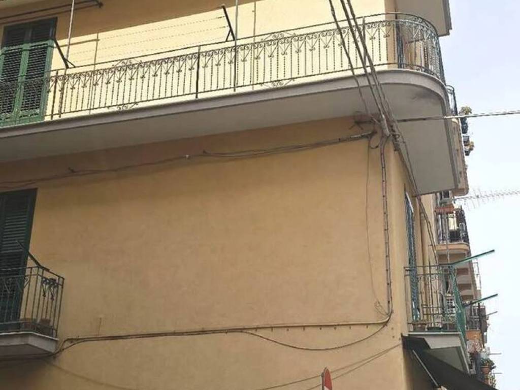 appartamento in vendita a Palermo in zona Malaspina/Palagonia
