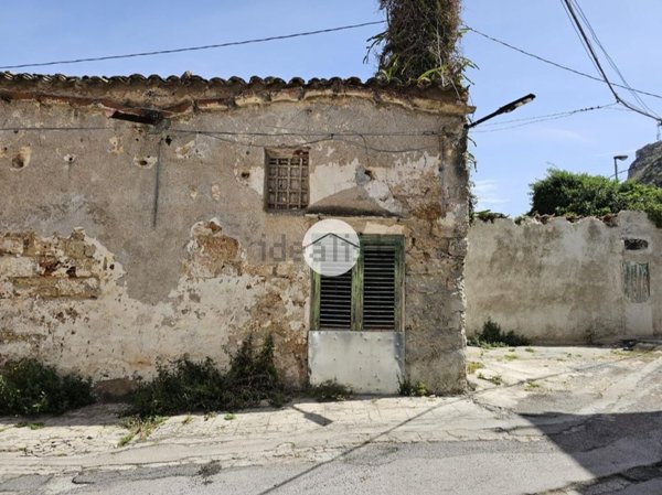 casa indipendente in vendita a Palermo in zona Chiavelli