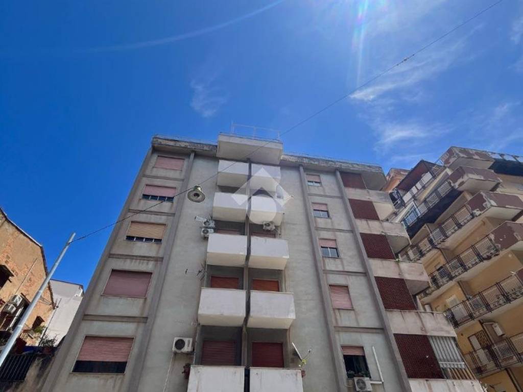 appartamento in vendita a Palermo in zona Montegrappa / Santa Rosalia